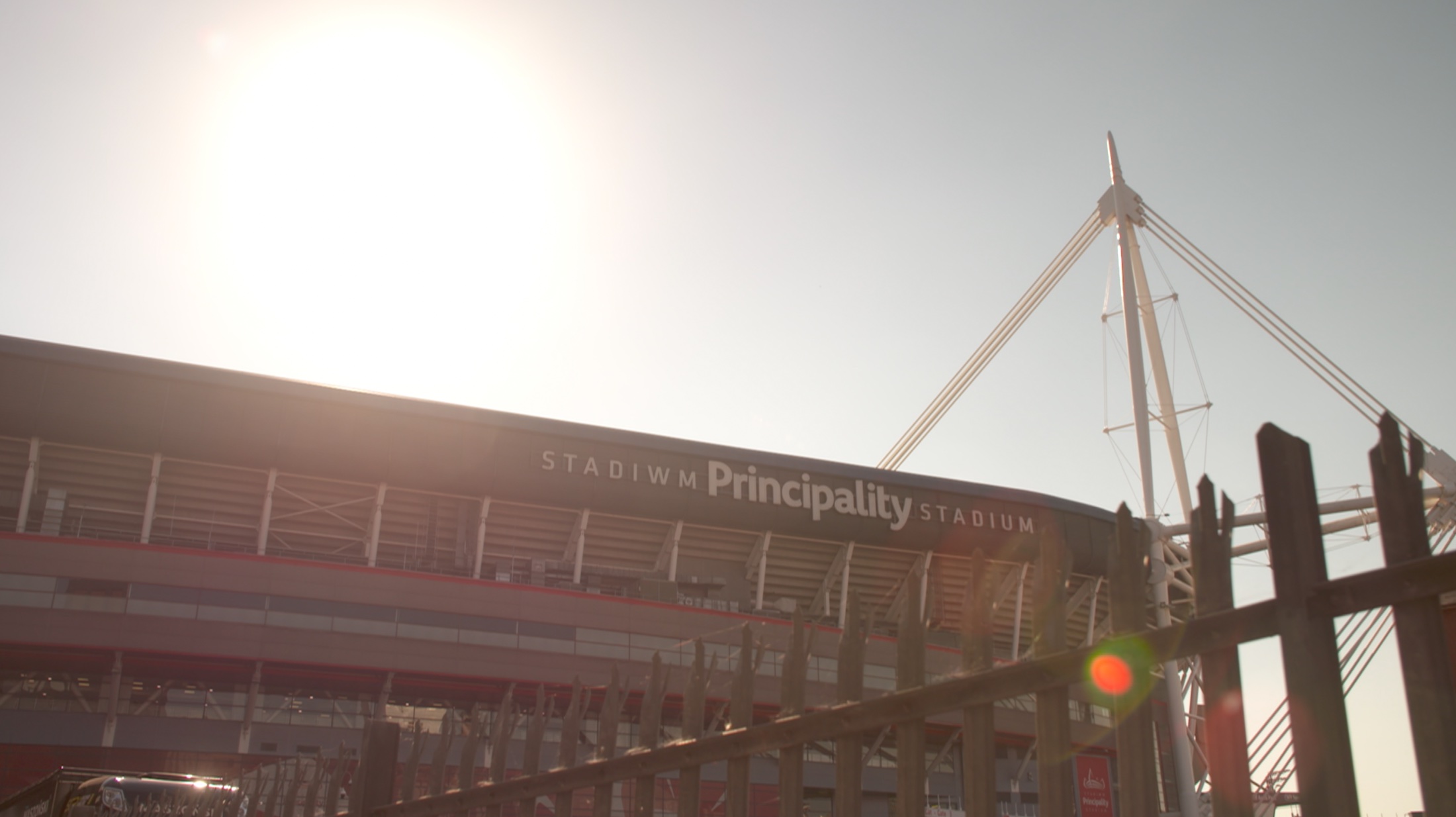 Stadion i varmt kvällsljus